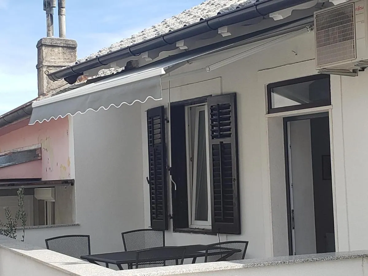Apartment Arjana Rijeka 0*,  Hırvatistan